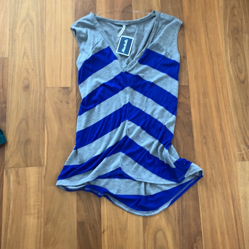 Cute tank top with tags
